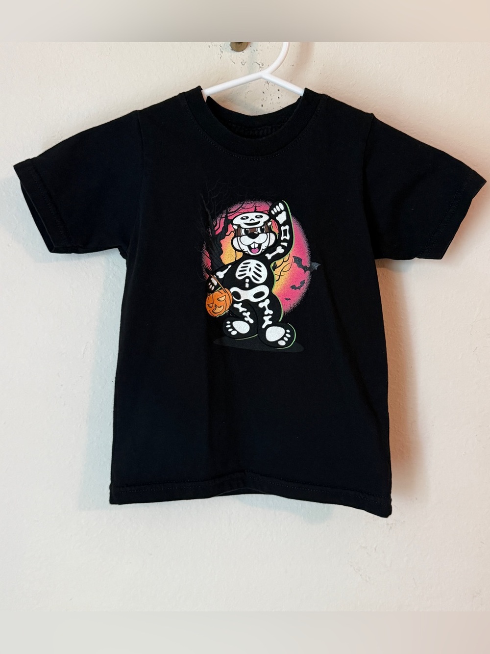 Black Buc-ee’s Halloween Skeleton Beaver Graphic Kids Tee
